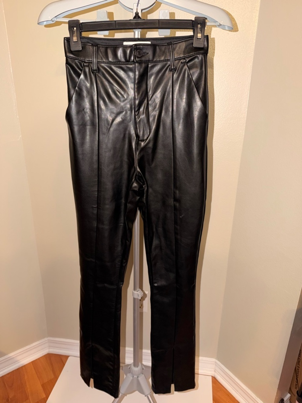 Abercrombie Ultra High Rise Faux Leather Split Hem Pants Edgy Chic Skinny Fit